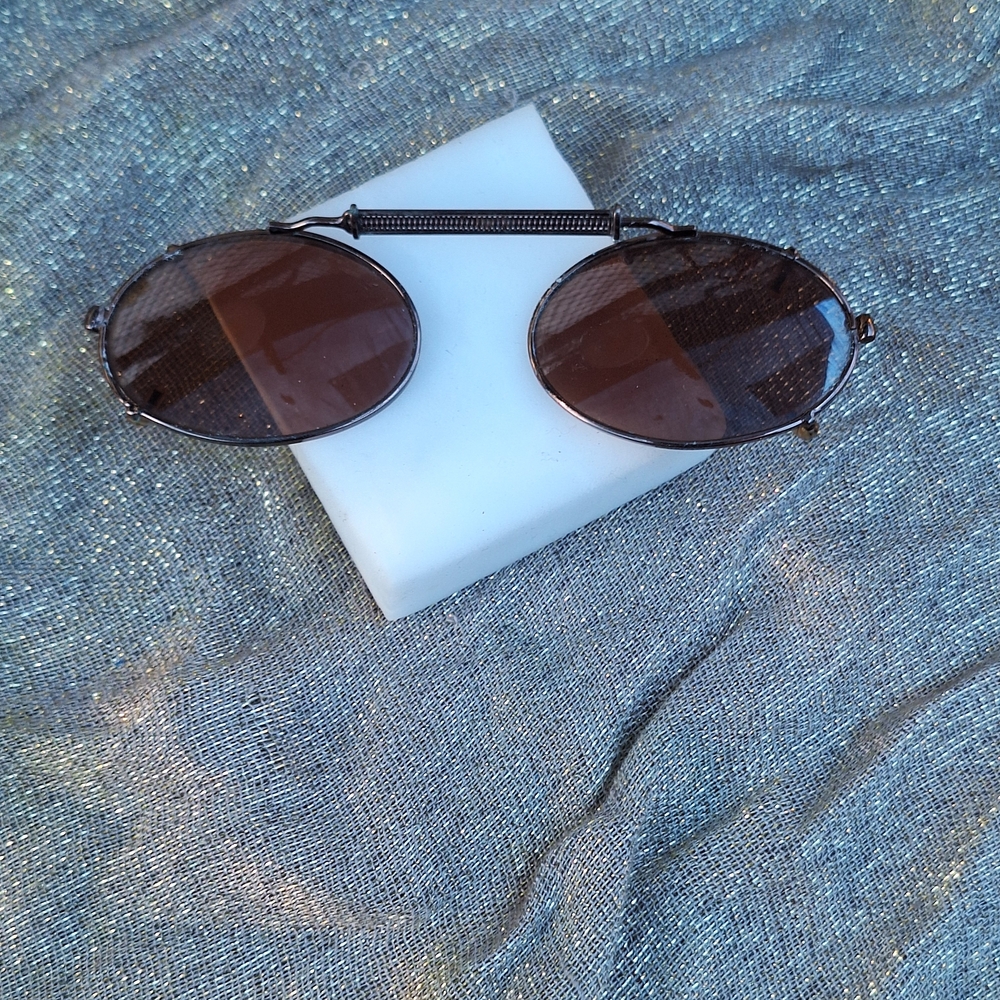 Stylish Brown Clip-ons